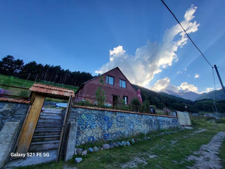 Вілла Peak House Степанцмінда Екстер'єр фото